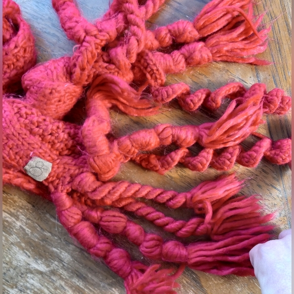 🍀Red Knit Hooded Scarf!!!! - Picture 2 of 5